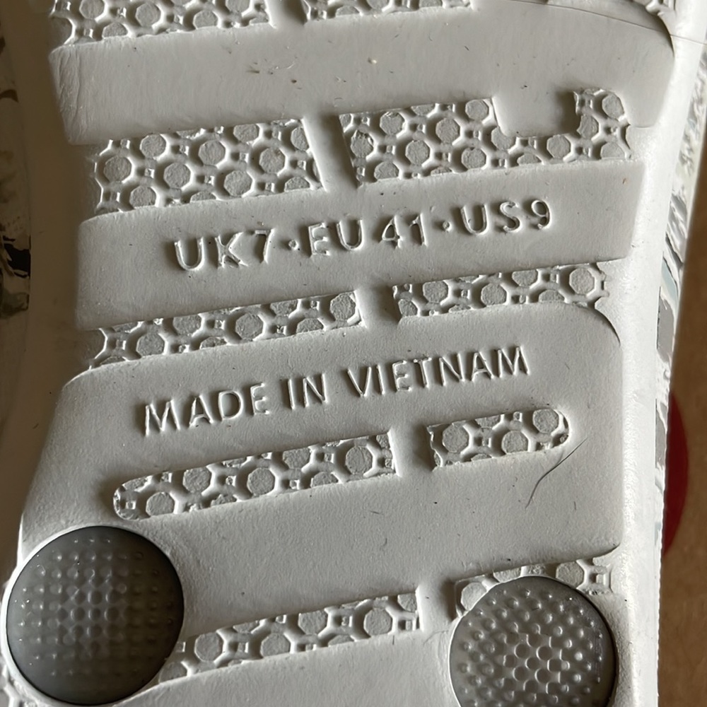 FitFlops - Picture 3 of 4